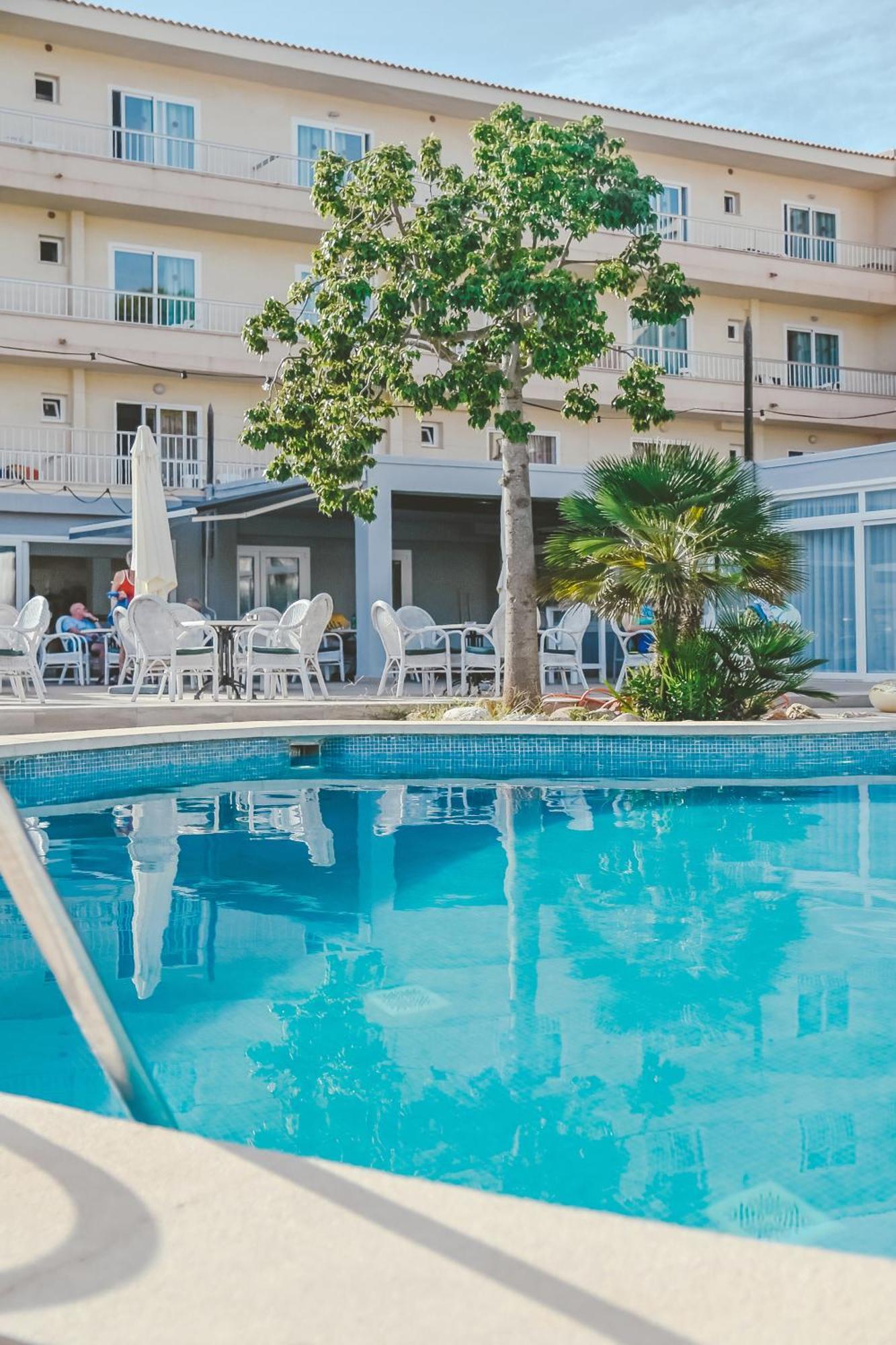 Hotel Lliteras 卡拉纳雅达 外观 照片