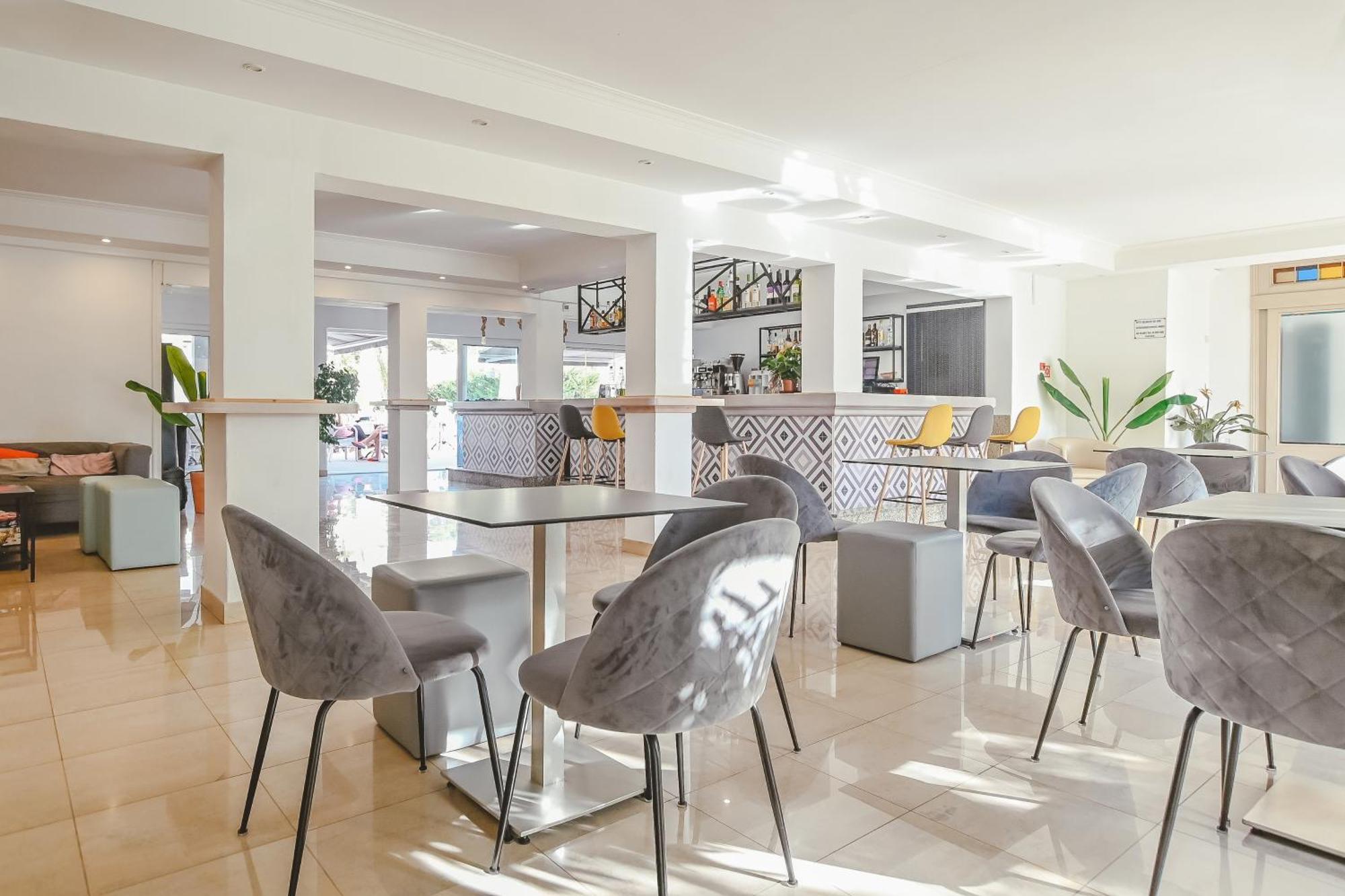 Hotel Lliteras 卡拉纳雅达 外观 照片