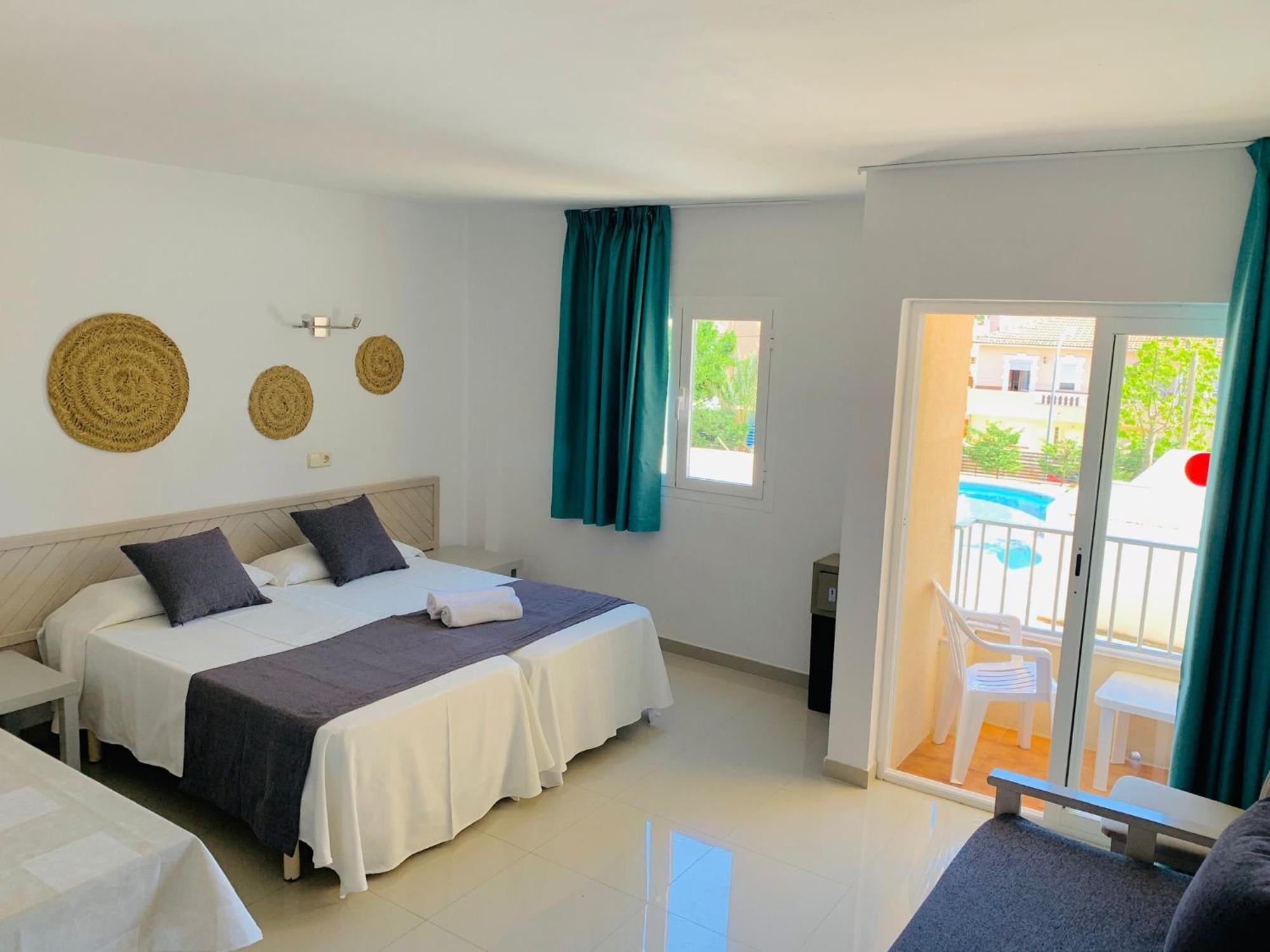 Hotel Lliteras 卡拉纳雅达 外观 照片
